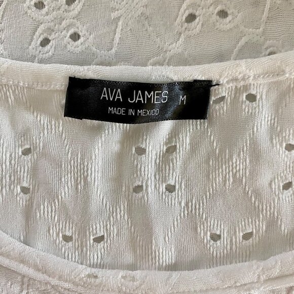 Ava James White Short Sleeve Eyelet Top Ruffle Sleeves Medium NEW - Picture 8 of 9
